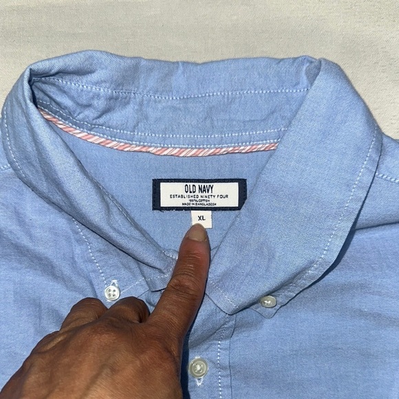 Old Navy Men's Sky Blue Casual Button-Down Shirt - Picture 3 of 9